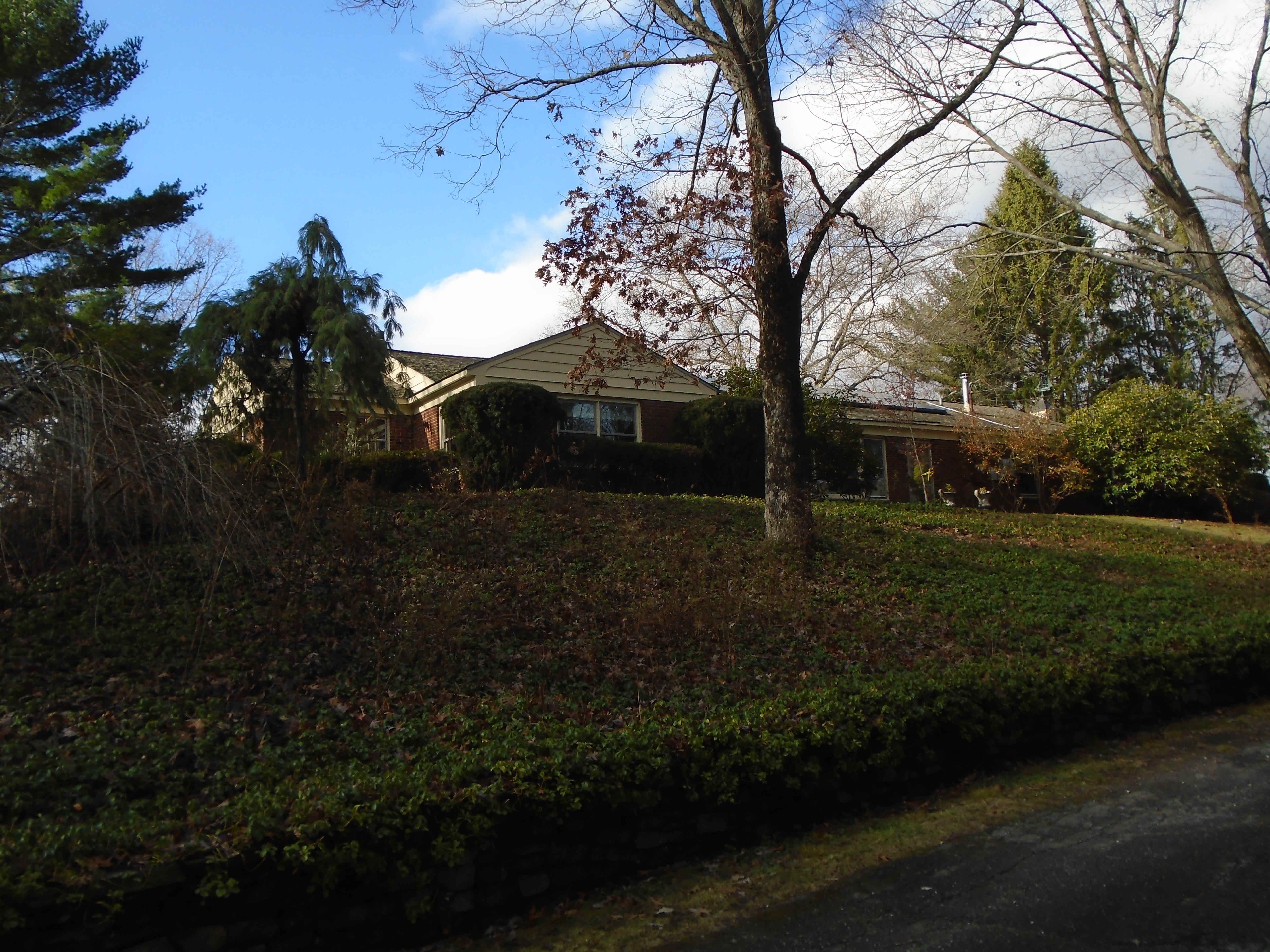 Building photograph for 70 BLUEBERRY HILL RD